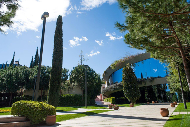 El IESE alcanza los mayores estándares con la adquisición de la Xerox Nuvera 314