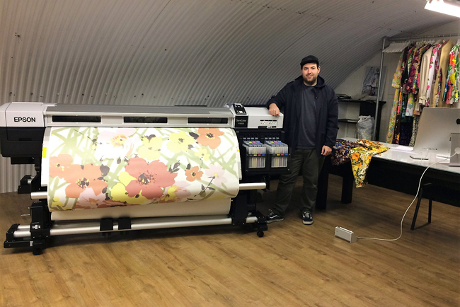 La Epson SureColor, protagonista en el nuevo estudio de impresión textil del diseñador Richard Quinn