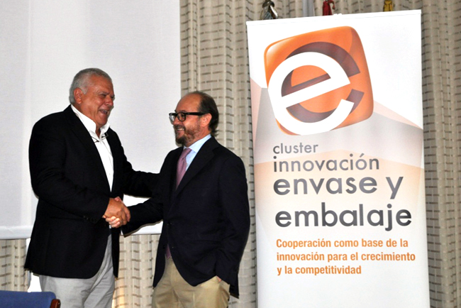 Francisco Ortega cede el testigo de la presidencia del Clúster de Envase y Embalaje a José Orbe