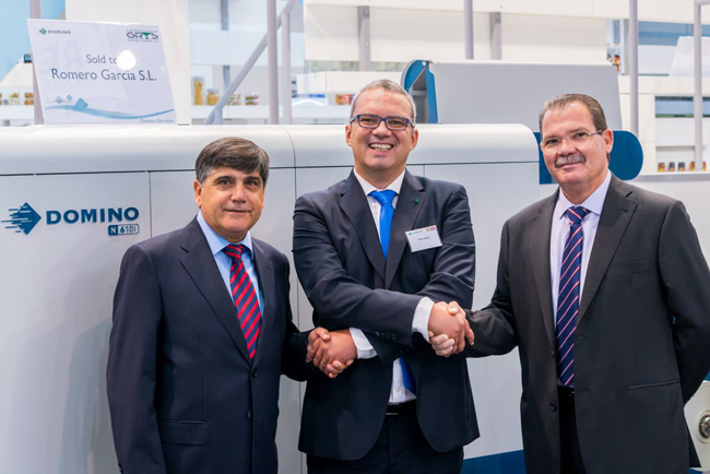 Adhesivos Romero Garcia “sella el trato” con Domino en Labelexpo 2017