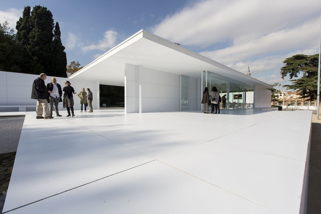 3M “viste” de blanco la Fundación Mies van der Rohe de Barcelona