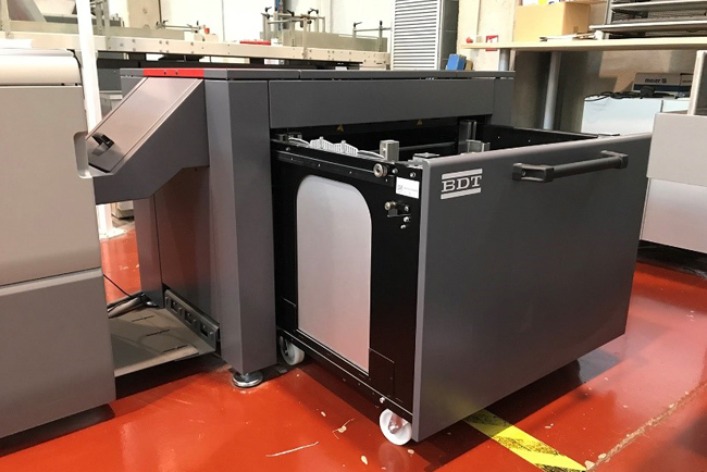 Nuevo alimentador de banner BDT para las prensas Ricoh Pro C9100 y Pro C7100
