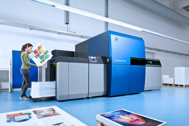 Chroma es pionera en la adquisición de la AccurioJet KM-1 de Konica Minolta