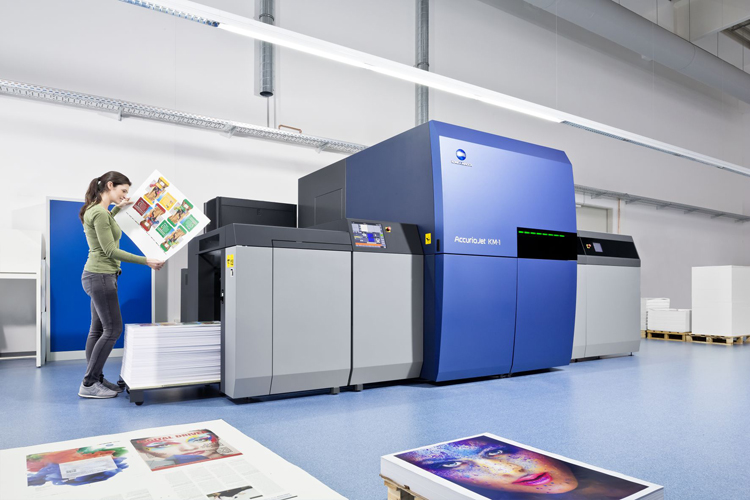 Totem toma la ruta de la inyección de tinta LED UV para mejorar sus oportunidades en el mercado del libro con Konica Minolta AccurioJet KM-1