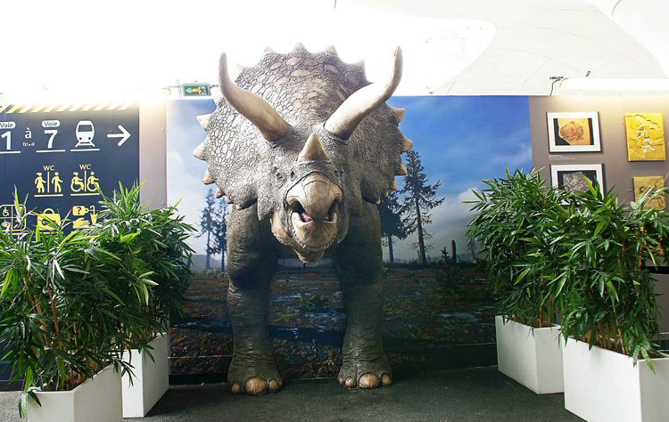 METROPOLE garantiza que el triceratops de tamaño natural cause sensación en París usando la Impresora Massivit 3D