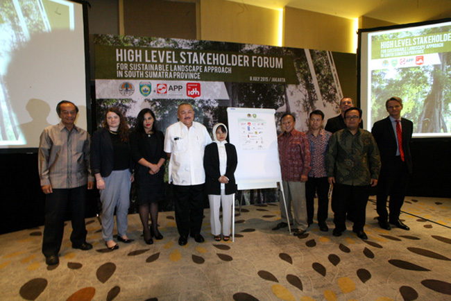 Asia Pulp & Paper apoya el programa de proteccin del paisaje del Gobierno de Sumatra Meridional