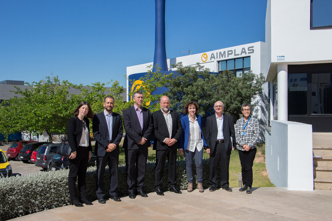El conseller de Economía Sostenible, Rafael Climent, y la directora general de Industria y Energía, Júlia Company, visitan AIMPLAS