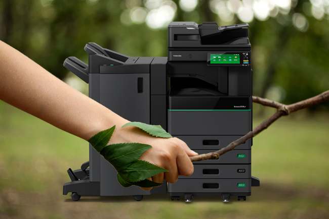 Toshiba lanza al mercado el primer multifuncional capaz de borrar papel impreso