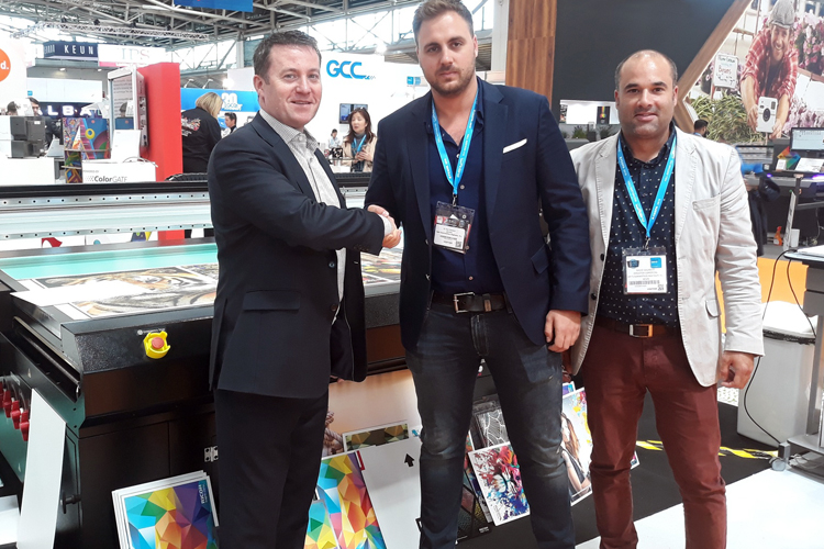 DPIs distribuir los equipos UV FlatBed de Ricoh