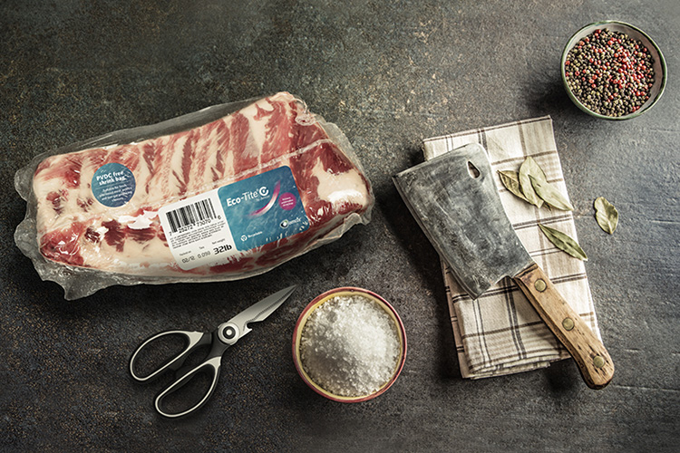 Amcor lanza la primera bolsa retráctil reciclable para carne roja, carne de ave y queso