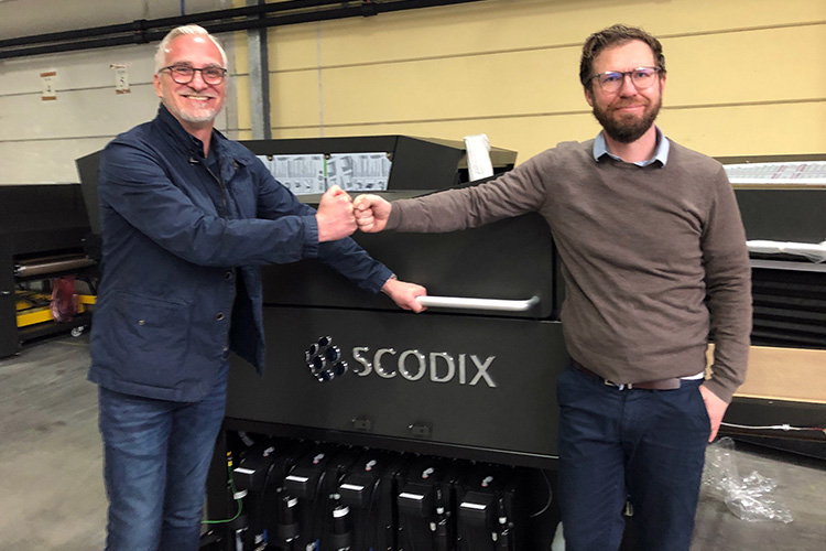 sendmoments GmbH instala la tercera prensa de mejora digital Scodix Ultra