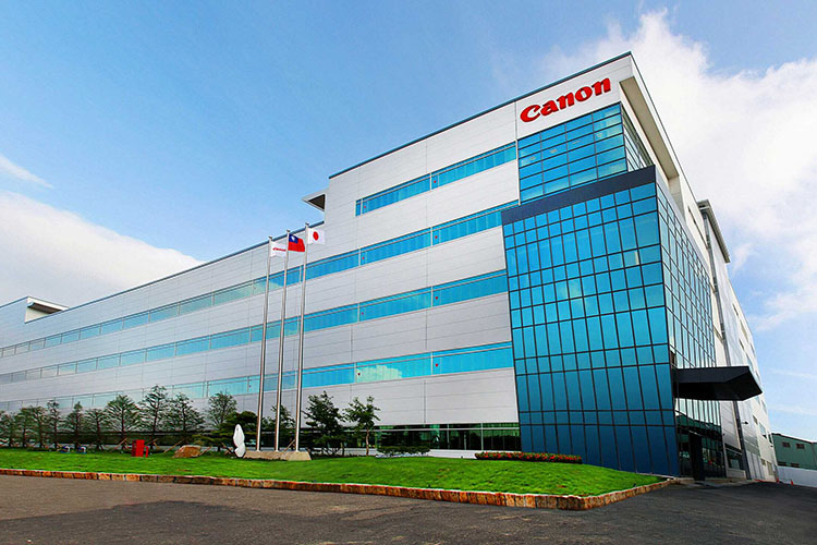 Canon construirá una planta de 345 millones de dólares en Japón para equipos de fabricación de chips