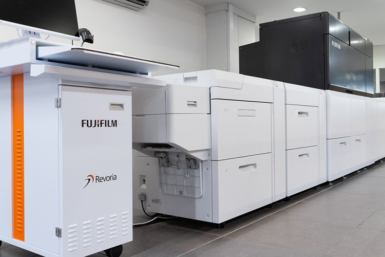 Floricolor amplía su oferta comercial y aumenta sus ingresos gracias a la adquisición de la Revoria PC1120 de Fujifilm