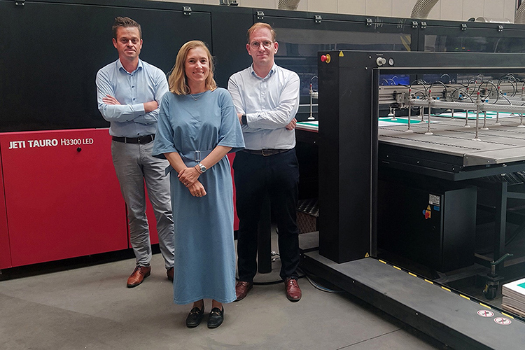Fully automatic Jeti Tauro H3300 LED streamlines print production at Creapack