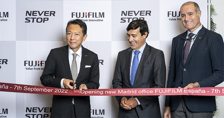 Inauguracin de la nueva oficina de Fujifilm Madrid con Toshi Iida, Presidente de Fujifilm Europe