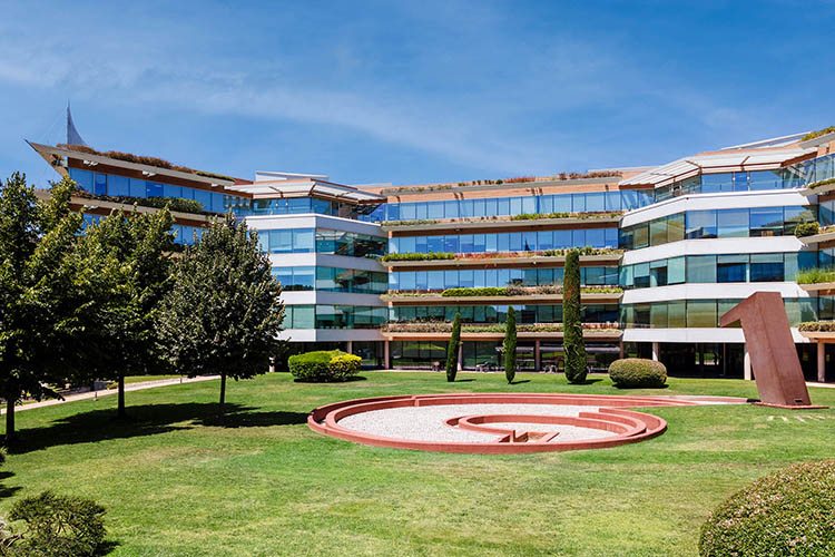 Domino traslada sus oficinas de Barcelona a un nuevo espacio multifuncional en San Cugat del Vallés