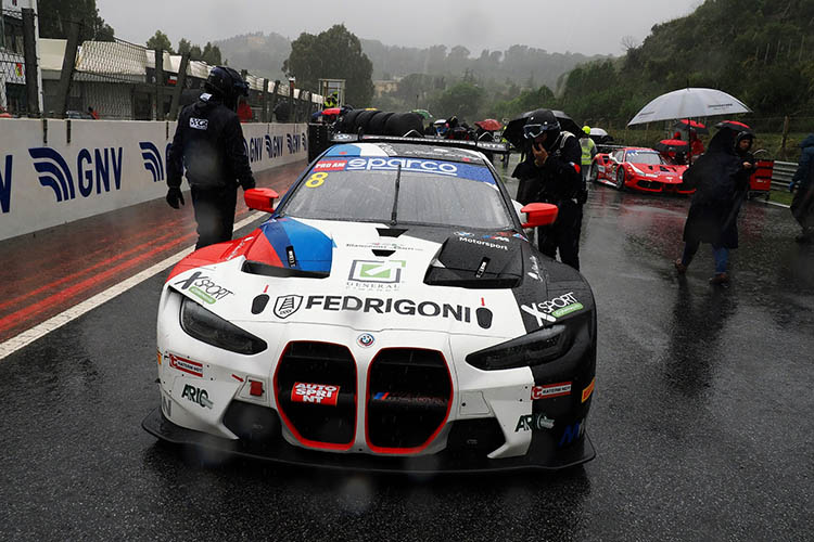 Fedrigoni sale a la pista: es el nuevo patrocinador de Salvatore Tavano, piloto de BMW en el Campeonato Italiano de Resistencia de Gran Turismo