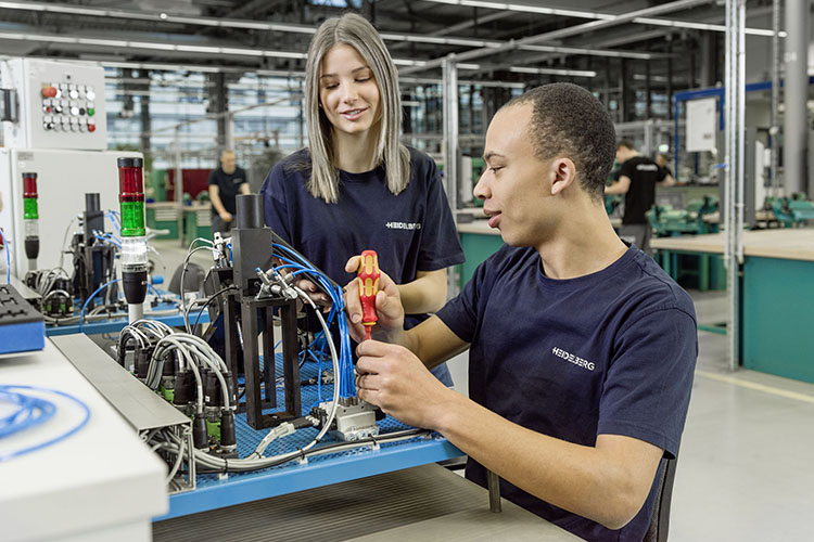 La formacin incrementa el valor aadido de Heidelberg como proveedor de soluciones integrales para la produccin de impresin hbrida