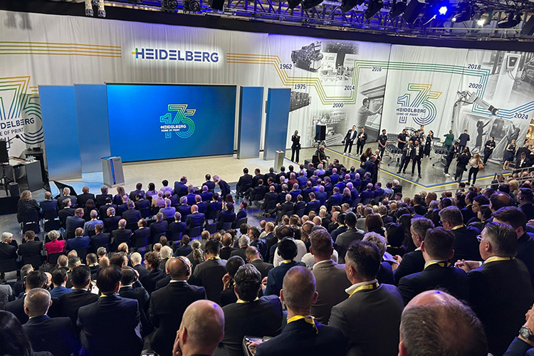 HEIDELBERG celebra su 175 aniversario inaugurando el centro de demostracin para clientes ms grande de la industria grfica: Home of Print