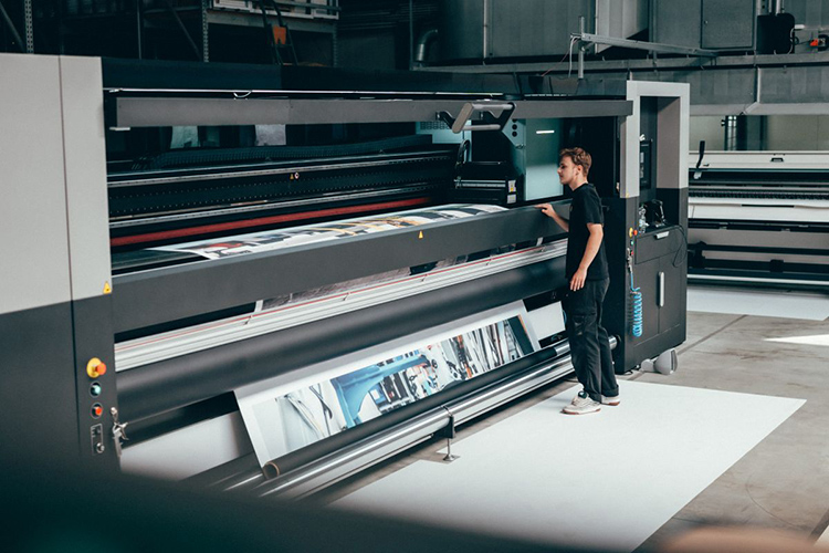 LOGO-Werbetechnik GmbH mejora su calidad de impresin y su tiempo de actividad con la Acuity Ultra R2 de Fujifilm
