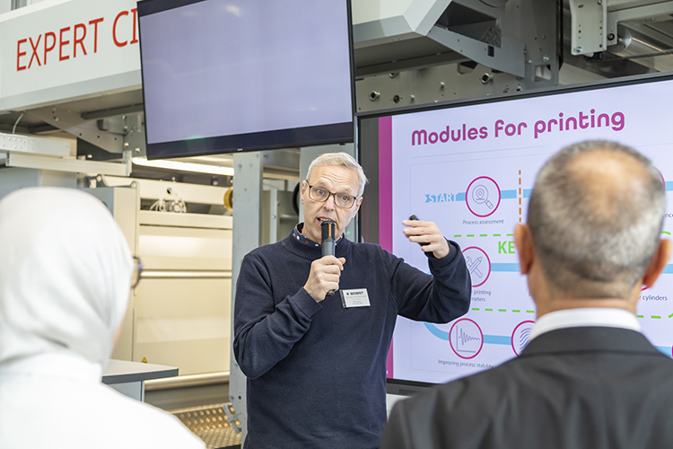 Vitrapack acelera la productividad y la sostenibilidad con la nueva impresora flexográfica BOBST EXPERT CI