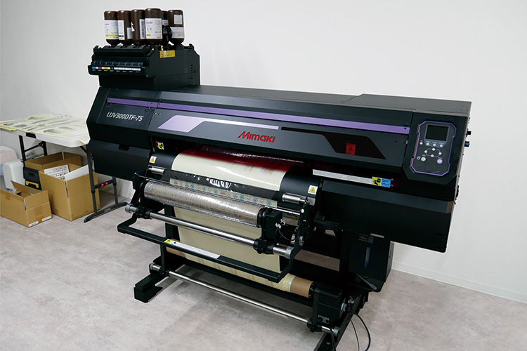 f.delight se expande al mercado de productos B2B y B2C con la impresora UV-DTF de Mimaki