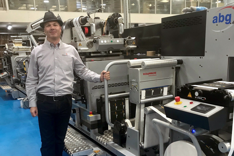 La empresa Berkshire Labels crece con la quinta línea de acabado de ABG Digicon