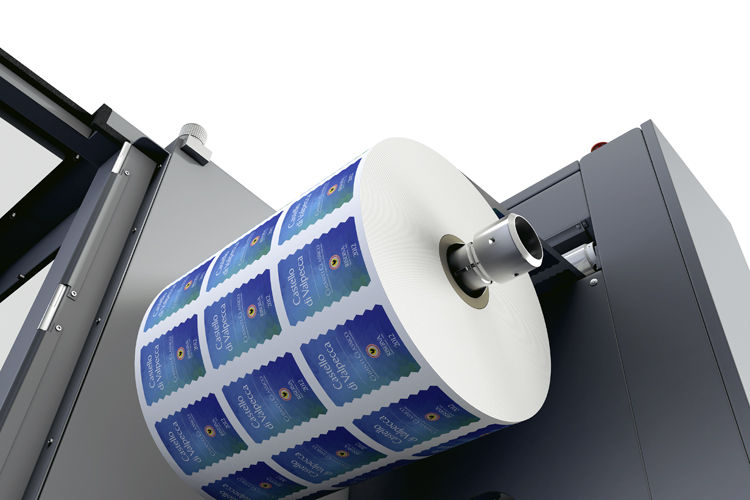 Scott Labels invierte en la impresora de etiquetas bizhub PRESS C71cf