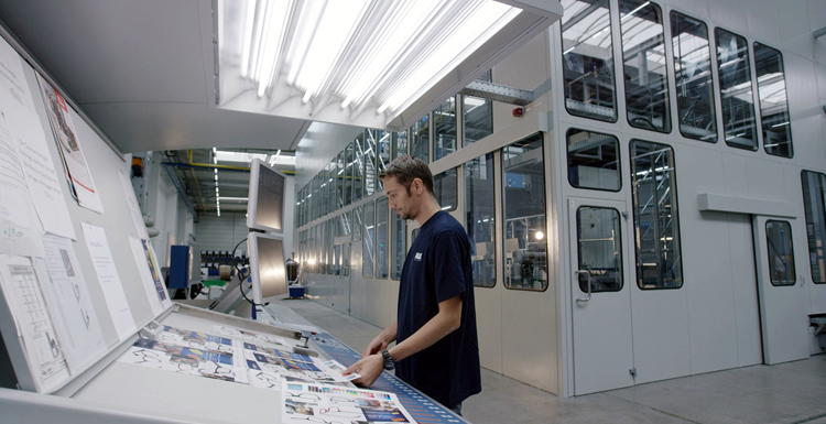 B&K Offsetdruck reduce en un 50% su consumo de silicona utilizando el Contiweb Fluid Applicator