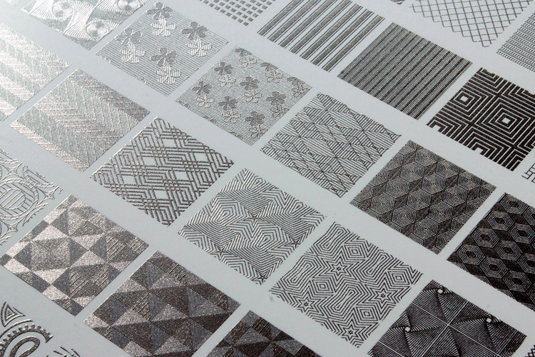 Mimaki multiplica las posibilidades creativas de los impresores con una nueva tinta metálica UV