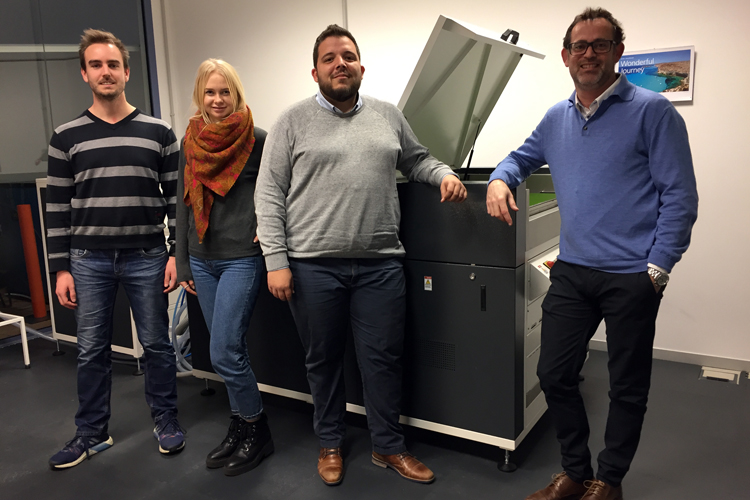 Asahi Photoproducts signs distribution agreement with spanish firm INNOVA