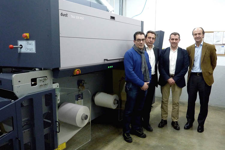 El Grupo Printeos impulsa la digitalización con la Tau 330 RSC