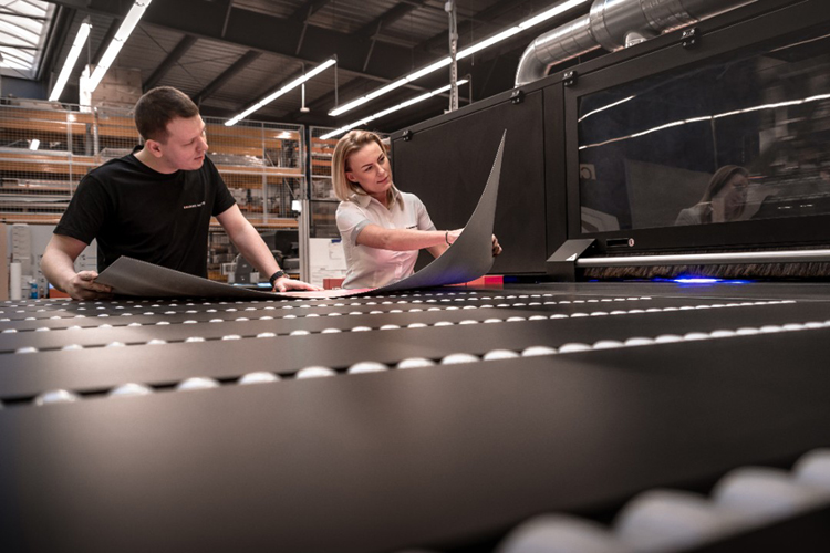 Colours Factory invests in a third large-format inkjet printer from Agfa