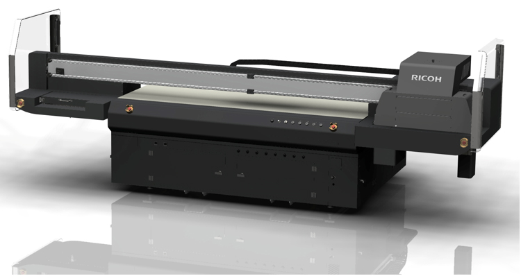 La impresora plana UV Ricoh Pro™ TF6250 ofrece versatilidad y productividad para los sectores de la rotulación y la decoración