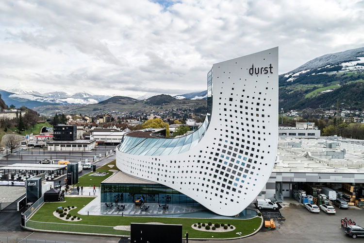 Durst opens new headquarters and Customer Experience Center
