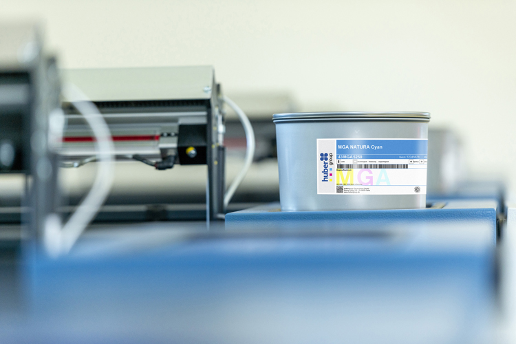 hubergroup lanza una tinta universal en materia de cumplimiento para envases alimentarios de cartón